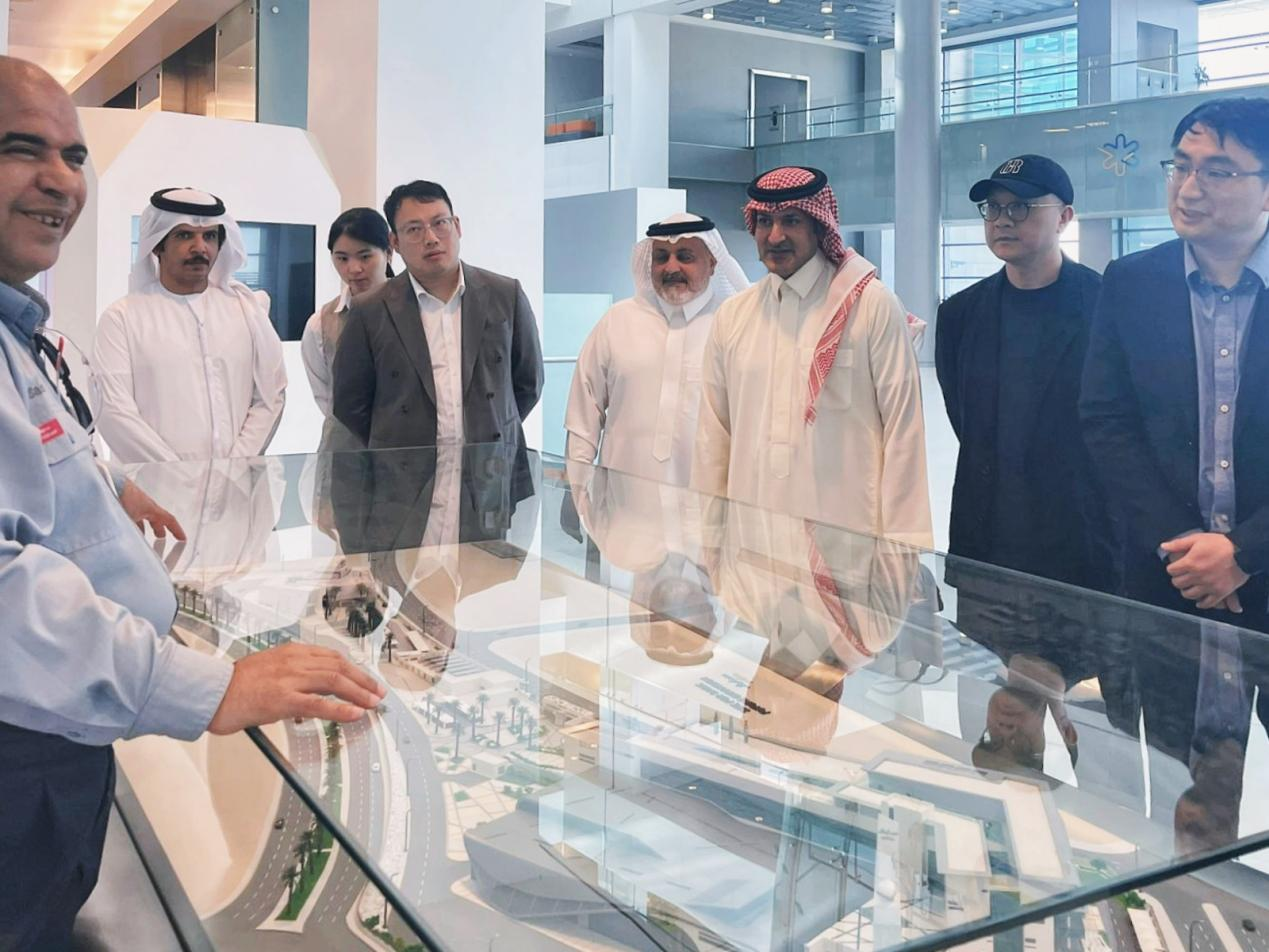 华体育官网app下载中东代表一行参观SABIC Home of Innovation2.png